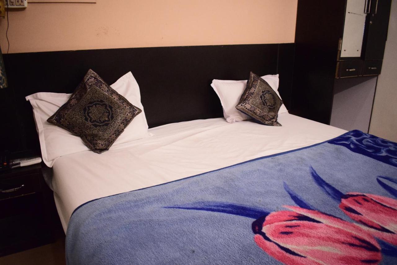 Ds Residency Varanasi-Prime Location-Parking Εξωτερικό φωτογραφία