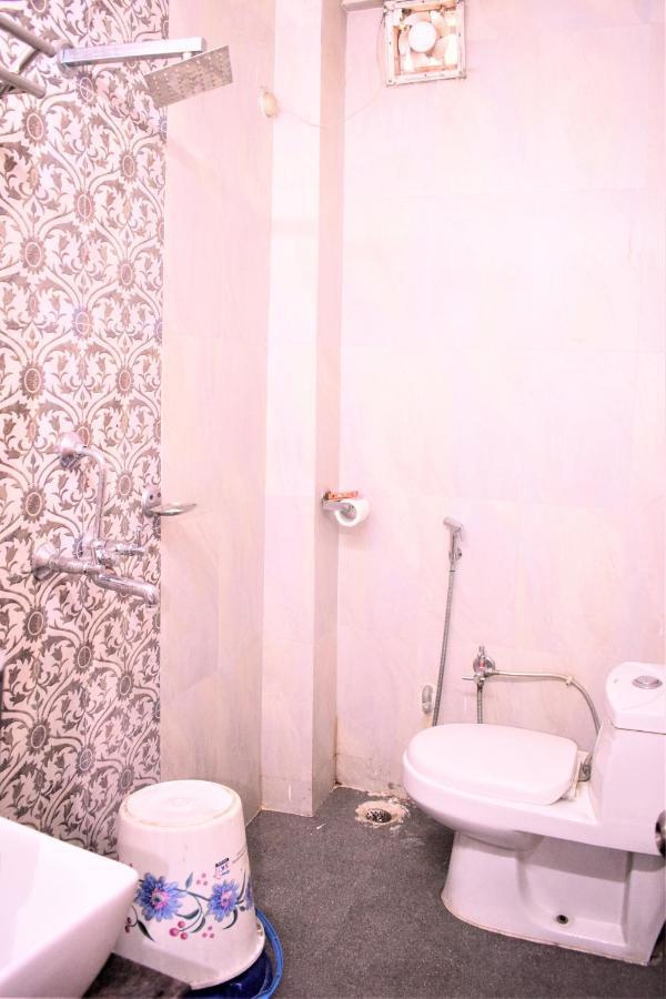 Ds Residency Varanasi-Prime Location-Parking Εξωτερικό φωτογραφία