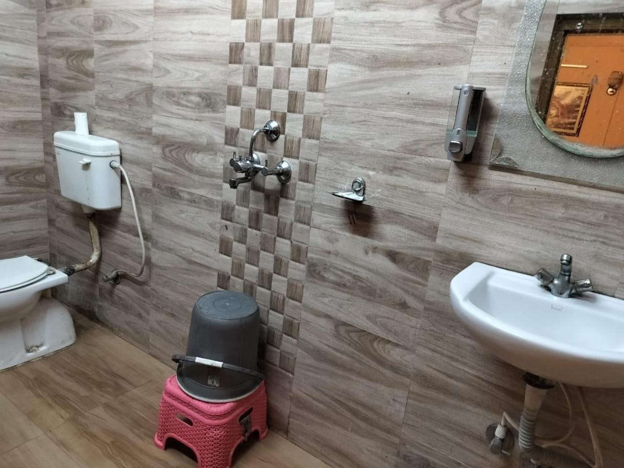 Ds Residency Varanasi-Prime Location-Parking Εξωτερικό φωτογραφία