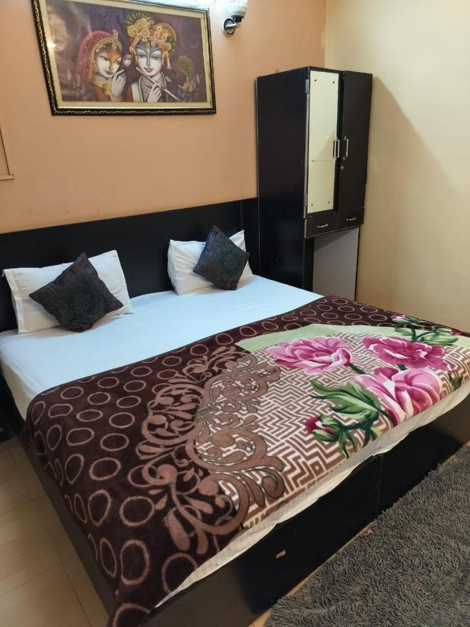Ds Residency Varanasi-Prime Location-Parking Εξωτερικό φωτογραφία