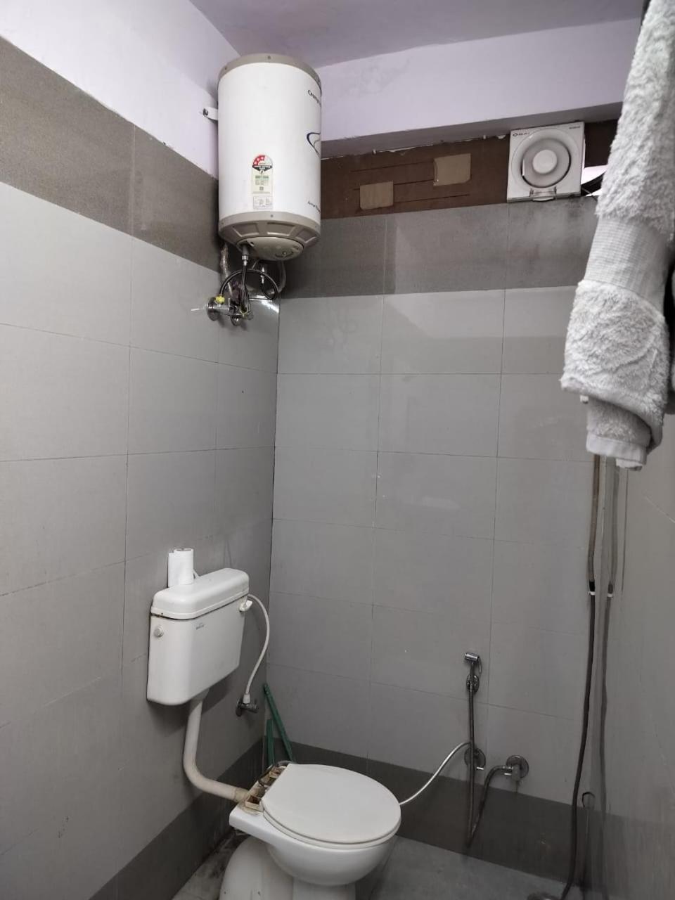 Ds Residency Varanasi-Prime Location-Parking Εξωτερικό φωτογραφία