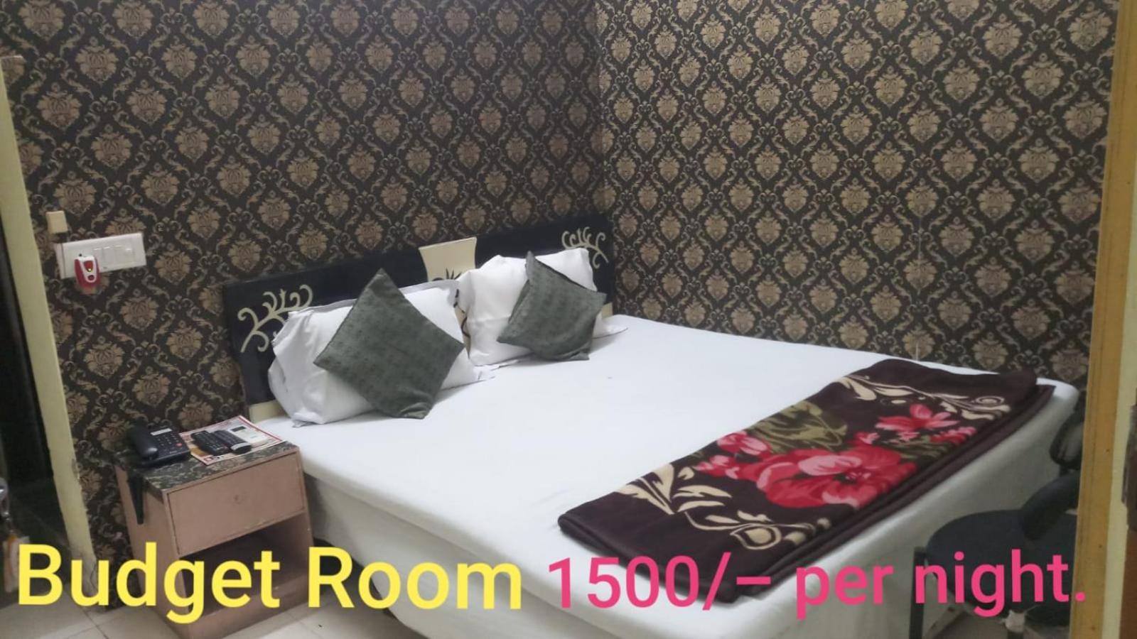 Ds Residency Varanasi-Prime Location-Parking Εξωτερικό φωτογραφία